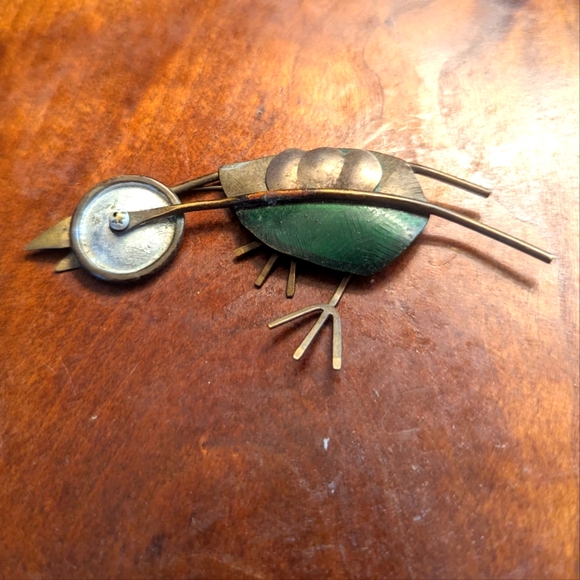 Vintage Jewelry - 🐦 Vintage Brass Metal Green Bird Brooch Pin Eclectic Whimsical Figural